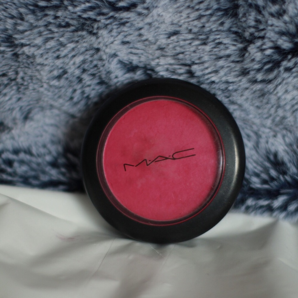 MAC pink powder blush